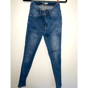 Butt sculpting jeans